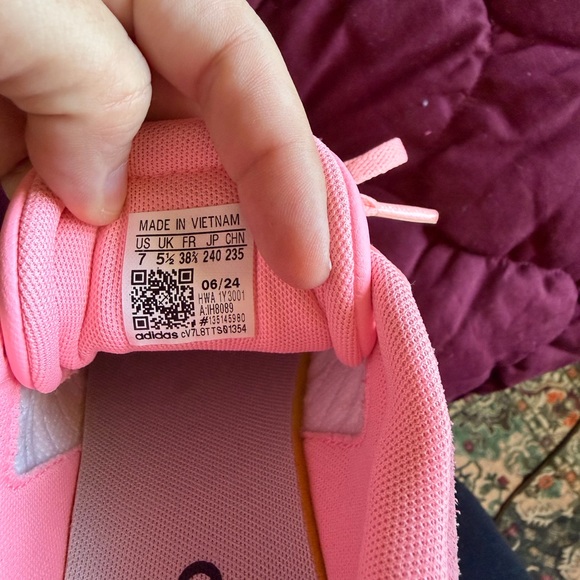 Adidas Pink Sneakers sz 7 - Picture 6 of 6